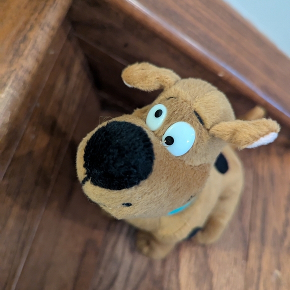 Scooby-Doo Plush Dog Toy - Brown approx 12" - Picture 3 of 8